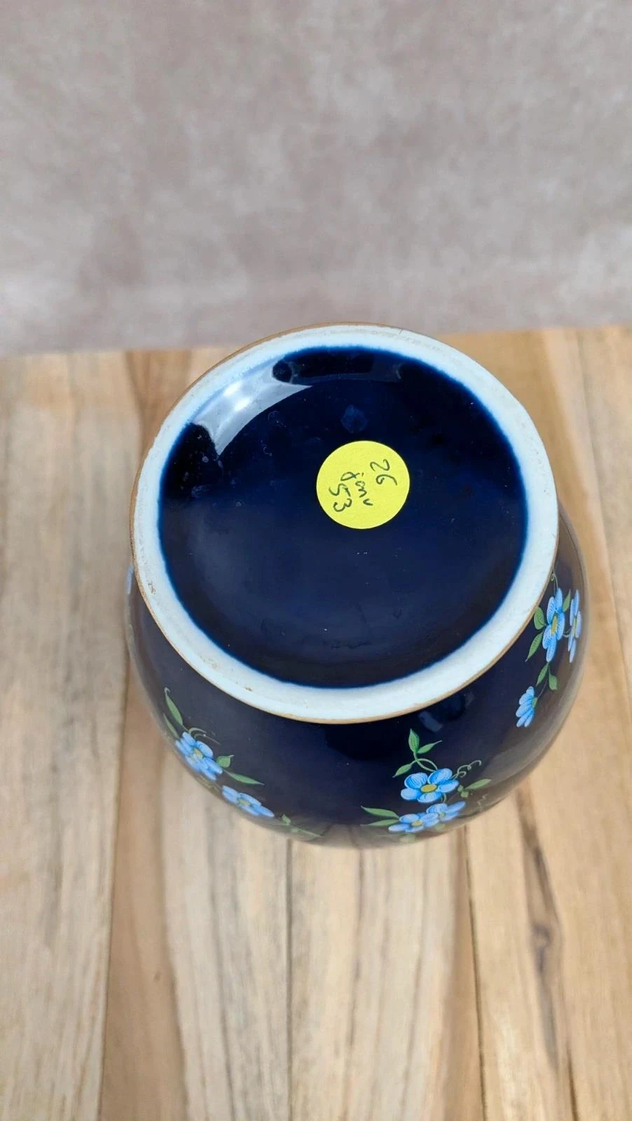 Cobalt blue vintage vase with floral decor – photo 4
